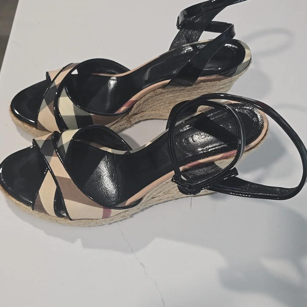 Burberry Plaid Wedge Sandals Espadrilles Size 39 with Box - Picture 2 of 16